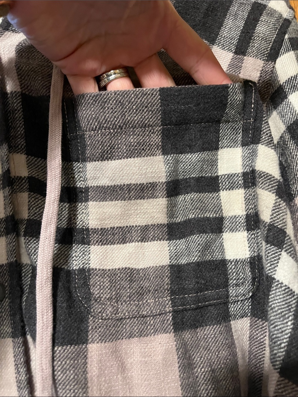 American Eagle Plaid Hooded Flannel - Picture 8 of 10